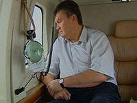 Вот вам и демократия. У Януковича решили не афишировать, сколько миллионов из госбюджета ушло на аренду шикарного президентского вертолета